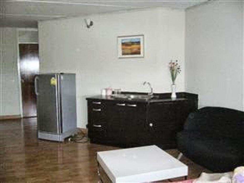 Impact Muang Thong Thani Service Condominium Пак Крет Екстериор снимка